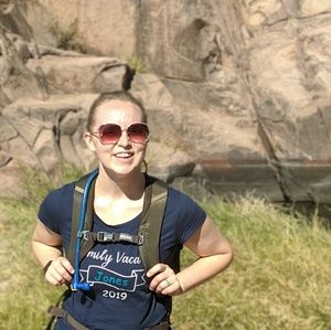 Meet your Posher, Stephanie